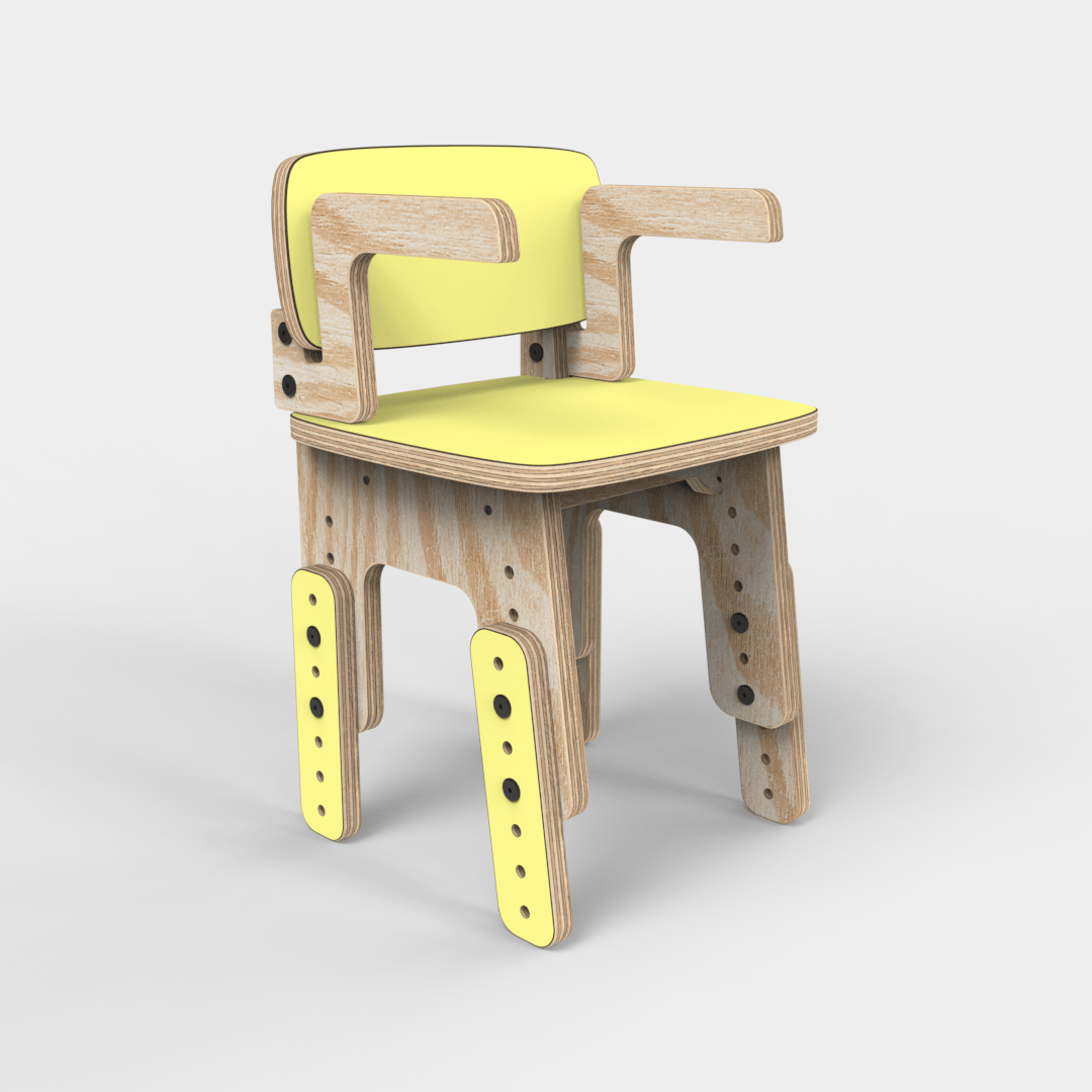 Silla infantil Reni con apoyabrazos amarilla con la altura elevada, vista en perspectiva