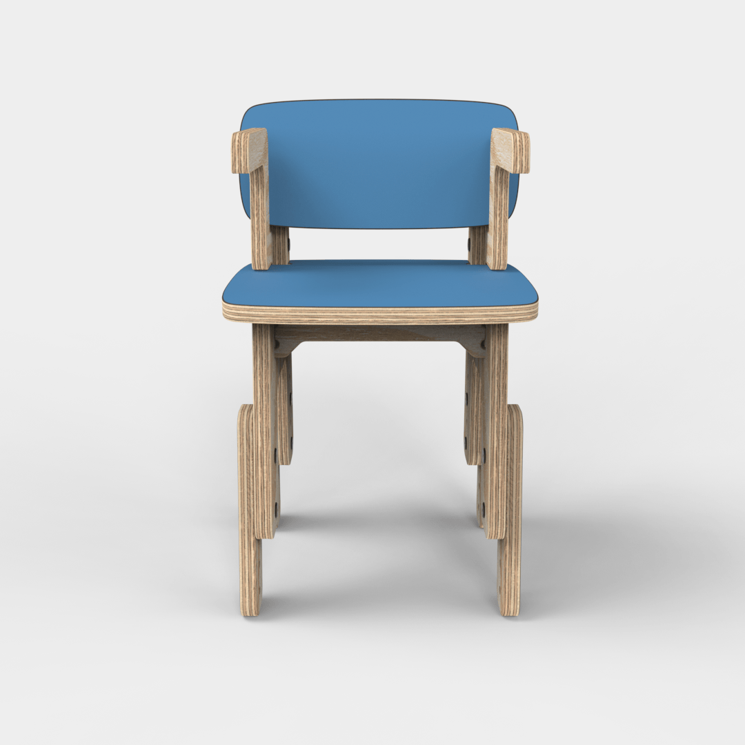 Silla infantil Reni con apoyabrazos azul con la altura elevada, vista frontal