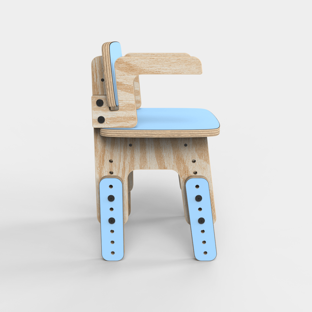 Silla infantil Reni con apoyabrazos celeste con la altura elevada, vista lateral