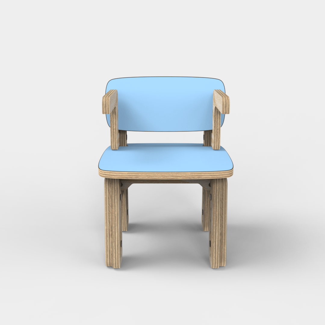 Silla infantil Reni con apoyabrazos celeste en altura mínima, vista frontal