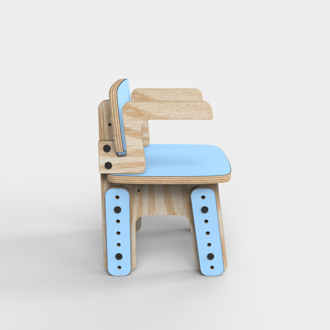 Silla infantil Reni con apoyabrazos celeste en altura mínima, vista lateral